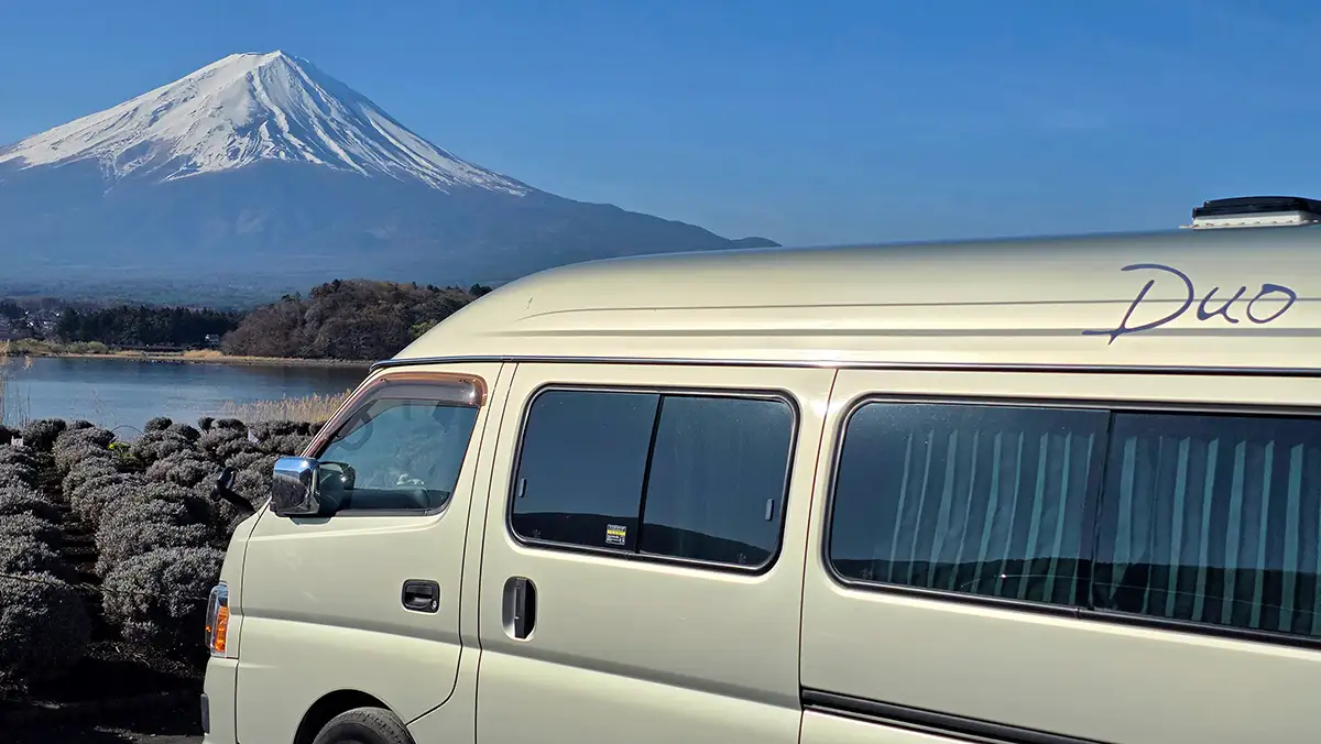 Nissan Duo campervan in front of Mount Fuji